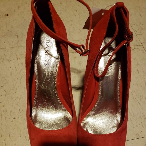 NWT Bakers Red and Black Cutout Heels - Picture 2 of 3